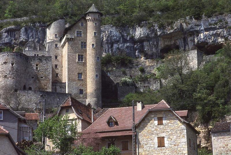 RWT 0272 316-38 France Lot Valley Castles.jpg